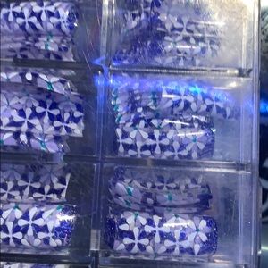 Blue flower nail tips